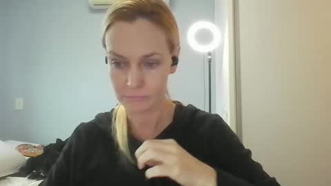 Snapshot of crazyanny chatting on 19, 5, 2026 Anny online show from 19, 5, 2026