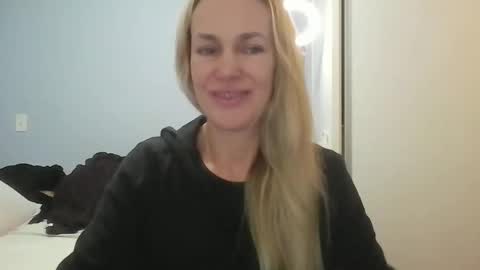 Snapshot of crazyanny chatting on 20, 5, 2026 Anny online show from 20, 5, 2026