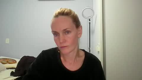 Snapshot of crazyanny chatting on 1, 6, 2026 Anny online show from 1, 6, 2026