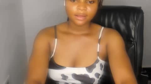 Snapshot of creamy_juicypussy chatting on 5, 3, 2025 Lady jasmine online show from 5, 3, 2025