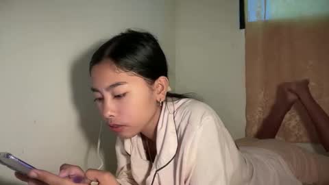 mika online show from 17, 9, 2025