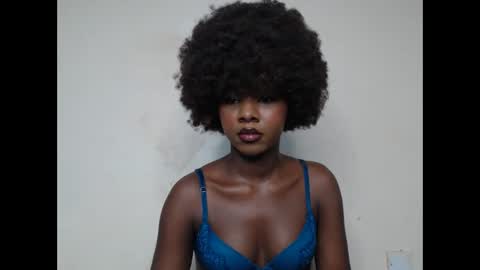 Snapshot of creamybabee chatting on 5, 3, 2025 queen online show from 5, 3, 2025