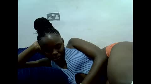 Snapshot of creamyypussyy chatting on 27, 5, 2026 creamyypussyy online show from 27, 5, 2026