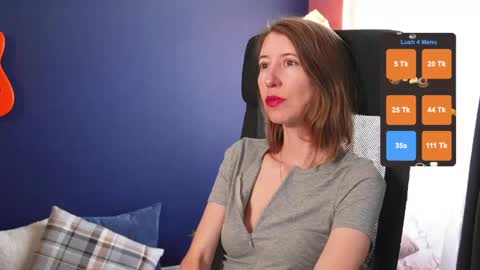 Snapshot of creme_dela_creme chatting on 20, 5, 2026 Quinn de la Creme online show from 20, 5, 2026