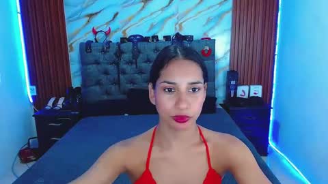 CRISANDMERY online show from 3, 3, 2026