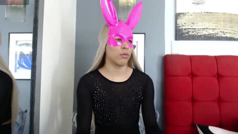 Cris Evanz online show from 3, 3, 2025