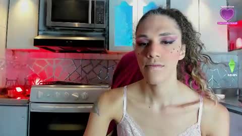 Snapshot of crisozzz chatting on 10, 6, 2026 Cristina Onazis online show from 10, 6, 2026