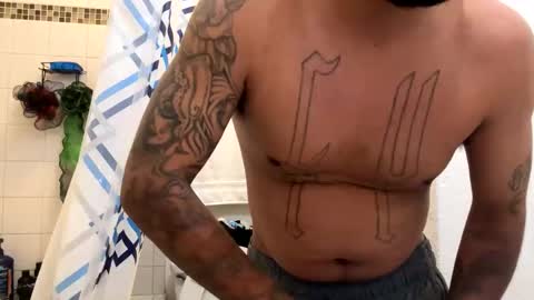 Snapshot of crissgee chatting on 4, 5, 2026 daddygee online show from 4, 5, 2026