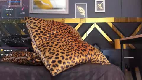 Snapshot of crissh_1 chatting on 7, 3, 2025 crissh 1 online show from 7, 3, 2025