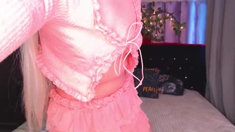 Snapshot of cristalavy chatting on 23, 2, 2026 CristalAvy online show from 23, 2, 2026