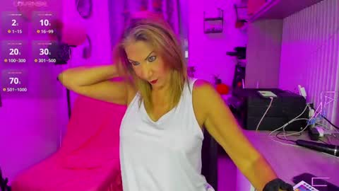 Snapshot of cristalayala_ chatting on 17, 6, 2026 Cristal Ayala online show from 17, 6, 2026