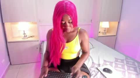 Snapshot of cristalbennet chatting on 29, 5, 2026 cristalbennet online show from 29, 5, 2026