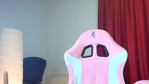 cristaleyess online show from 12, 1, 2026