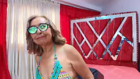 Snapshot of cristalmature chatting on 29, 5, 2026 cristalmature online show from 29, 5, 2026