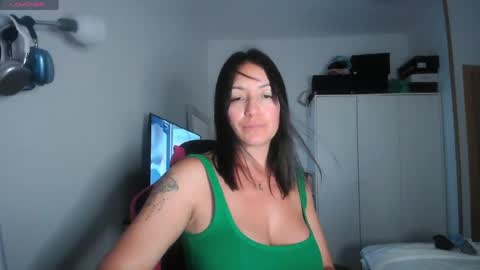 Snapshot of cristalmoon chatting on 30, 5, 2026 cristalmoon online show from 30, 5, 2026