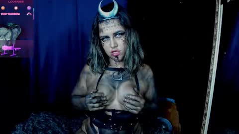 Cristina  online show from 28, 10, 2025