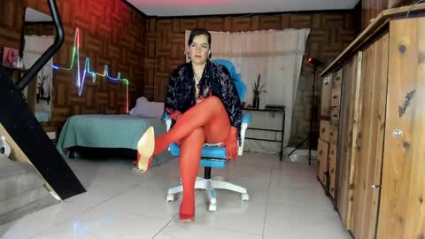 Snapshot of cristinavanegas chatting on 7, 6, 2026 Julieta online show from 7, 6, 2026