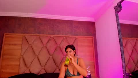 Snapshot of cristinerain chatting on 4, 5, 2026 CristineRain online show from 4, 5, 2026