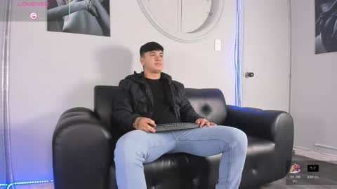 Snapshot of cristopher_strong chatting on 4, 2, 2026 Cristopher online show from 4, 2, 2026