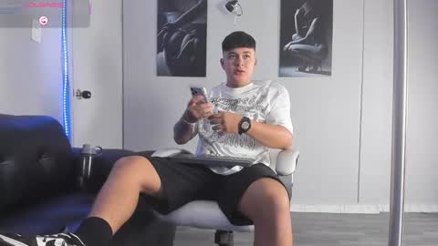 Snapshot of cristopher_strong chatting on 7, 2, 2026 Cristopher online show from 7, 2, 2026