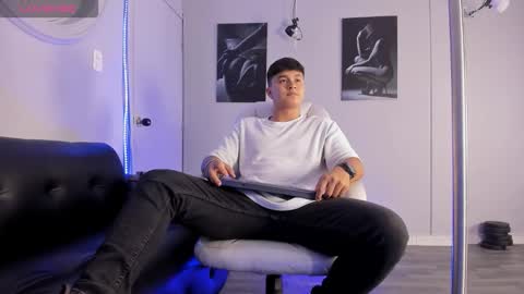 Snapshot of cristopher_strong chatting on 28, 2, 2026 Cristopher online show from 28, 2, 2026