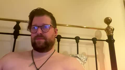 Snapshot of crouchendtiger chatting on 21, 11, 2025 crouchendtiger online show from 21, 11, 2025