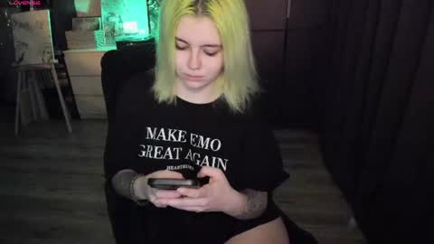 Snapshot of cryptobjgirlv2 chatting on 12, 7, 2026 Lilith online show from 12, 7, 2026