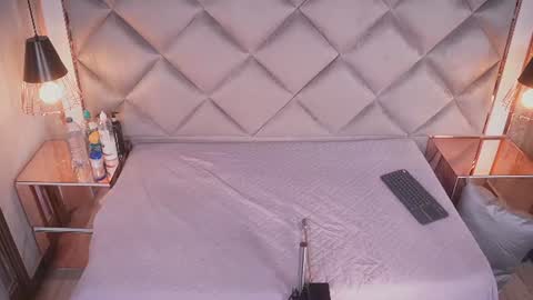 Snapshot of crystal_gilton chatting on 13, 7, 2026 crystal_gilton online show from 13, 7, 2026