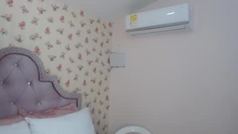 Snapshot of crystal_watson0 chatting on 16, 3, 2026 Milf Latina online show from 16, 3, 2026