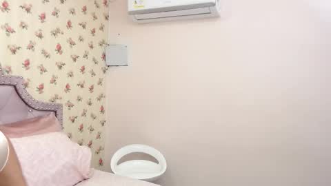 Snapshot of crystal_watson0 chatting on 20, 3, 2026 Milf Latina online show from 20, 3, 2026