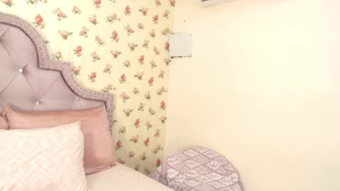 Snapshot of crystal_watson0 chatting on 7, 4, 2026 Milf Latina online show from 7, 4, 2026