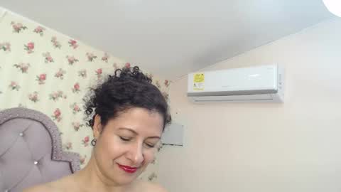 Snapshot of crystal_watson0 chatting on 7, 5, 2026 Milf Latina online show from 7, 5, 2026