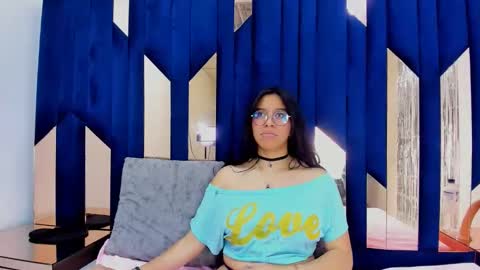 Snapshot of crystalallure chatting on 26, 5, 2026 crystalallure online show from 26, 5, 2026