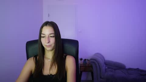 Snapshot of crystalbrunette18 chatting on 27, 6, 2026 Crystalbrunette18 online show from 27, 6, 2026