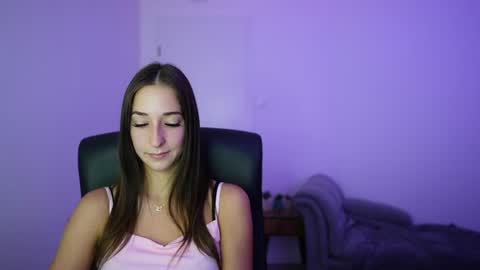 Snapshot of crystalbrunette18 chatting on 4, 7, 2026 Crystalbrunette18 online show from 4, 7, 2026