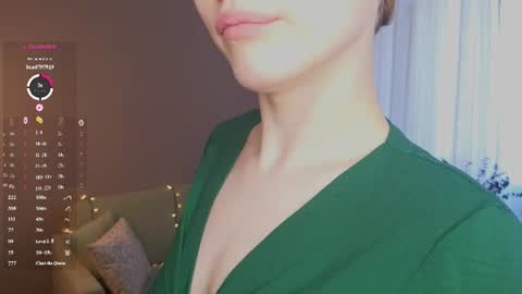 Snapshot of crystaldiva01 chatting on 17, 6, 2026 Diva online show from 17, 6, 2026