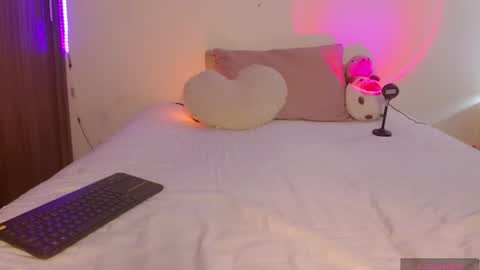 Olivia  online show from 25, 6, 2026