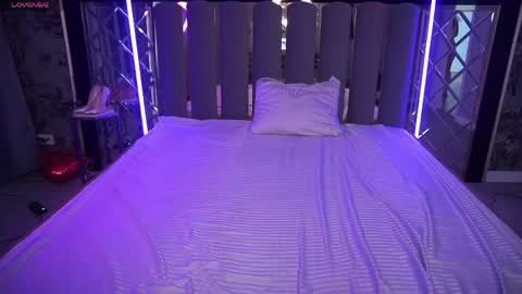 crystallpaws_ online show from 19, 4, 2026