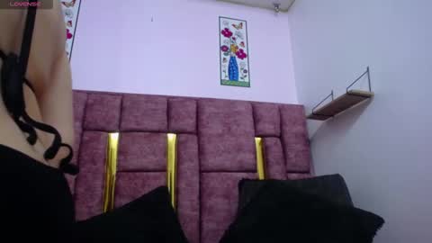 Snapshot of crystaltemptress chatting on 6, 1, 2026 ASHLEY online show from 6, 1, 2026