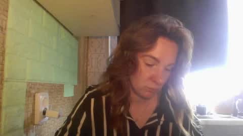Snapshot of crystalvelvet chatting on 28, 5, 2026 crystalvelvet online show from 28, 5, 2026