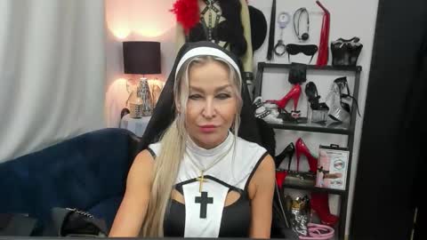 CrystalHotty online show from 31, 10, 2025