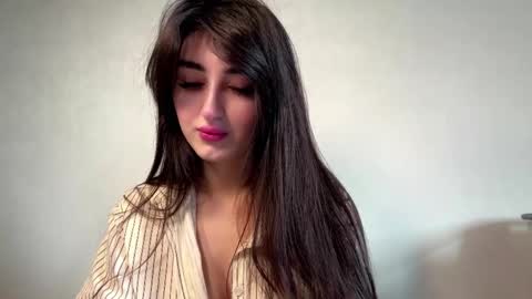 Snapshot of crystlepipkins chatting on 28, 5, 2026 Diana online show from 28, 5, 2026