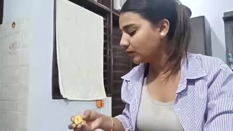 cuddlemuffins online show from 12, 4, 2026