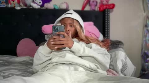 cum2charmxx online show from 19, 2, 2026