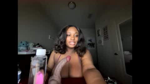 Snapshot of cum4maxsgirl chatting on 25, 2, 2026 cutiecamgirl 3 online show from 25, 2, 2026