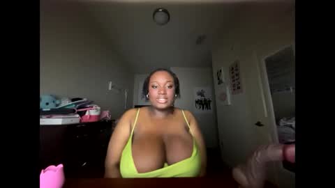 Snapshot of cum4maxsgirl chatting on 7, 3, 2026 cutiecamgirl 3 online show from 7, 3, 2026
