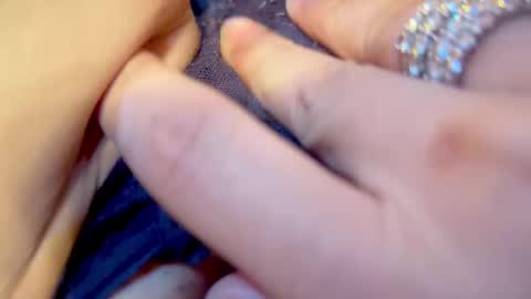 im KIM new girl to spoil online show from 25, 9, 2025