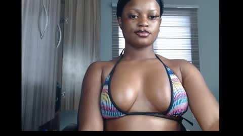Snapshot of cum_ebony_petitxx chatting on 11, 10, 2025 cath online show from 11, 10, 2025
