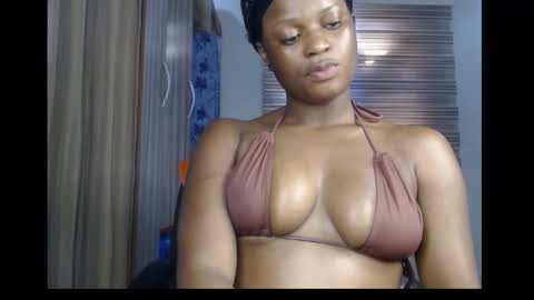 Snapshot of cum_ebony_petitxx chatting on 17, 10, 2025 cath online show from 17, 10, 2025