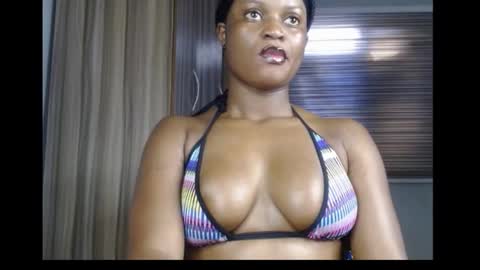 Snapshot of cum_ebony_petitxx chatting on 23, 10, 2025 cath online show from 23, 10, 2025